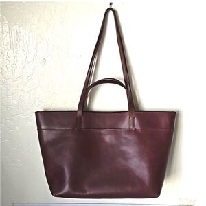 MADEWELL Medium Essentials East West Tote in Dark Cabernet